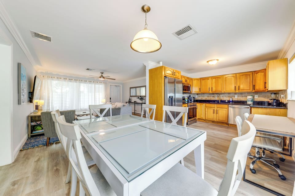 Kitchen & Dining Area | Dishware & Flatware