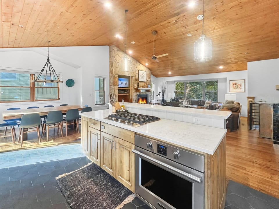 Cook, chat, snack — this kitchen is where all the fun happens.