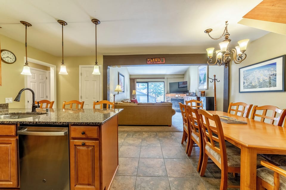 Kitchen & dining area open to living room.
