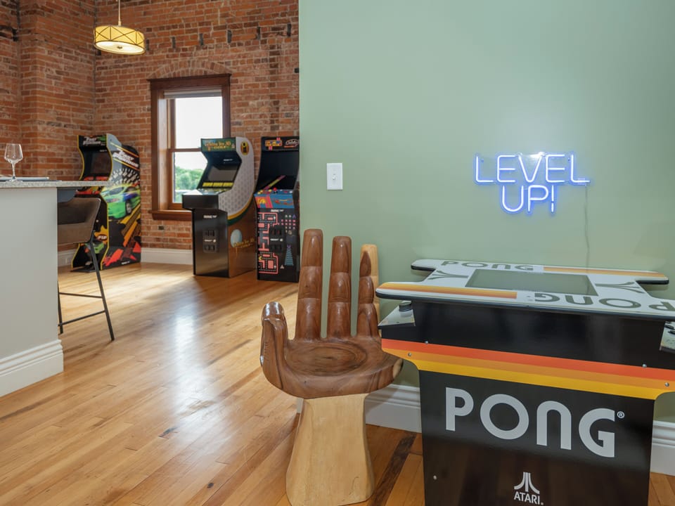 Kick back after a busy day in the city with our variety of free arcade games!