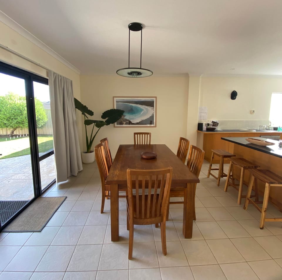 6 seater dining table