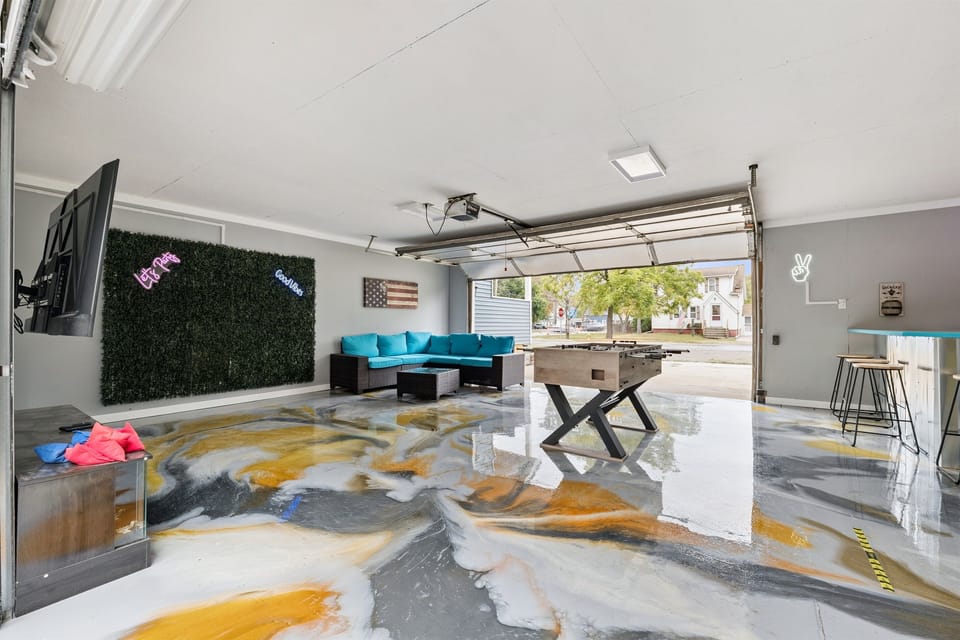 Fun, spacious game room for big gatherings