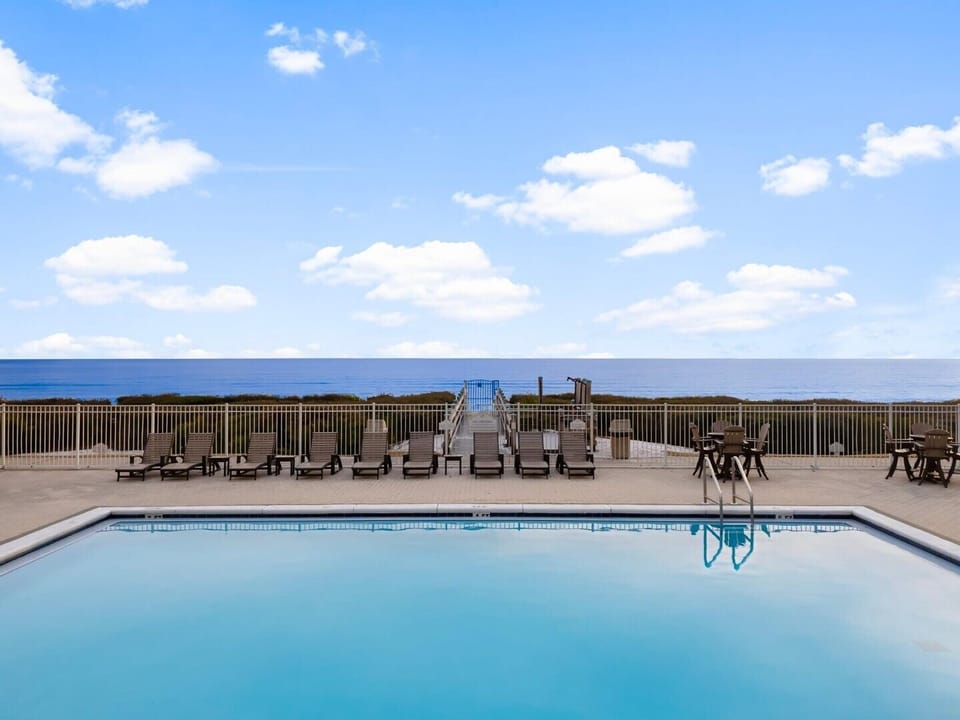 Gulf Front Community Pool