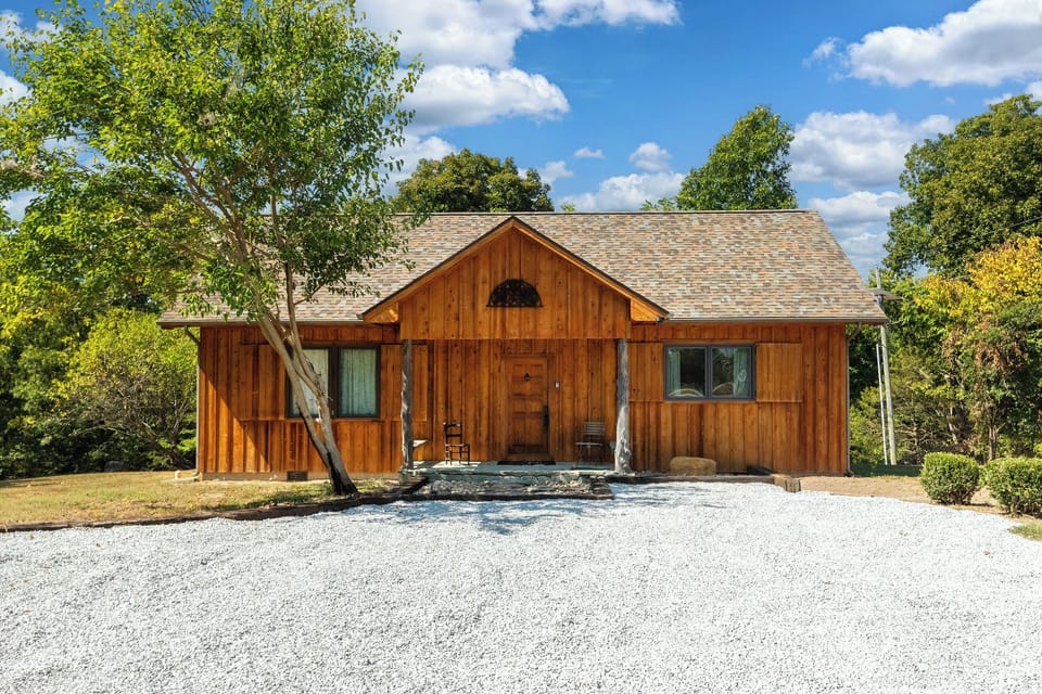 A warm welcome awaits at this serene Southern Illinois retreat surrounded by nature.