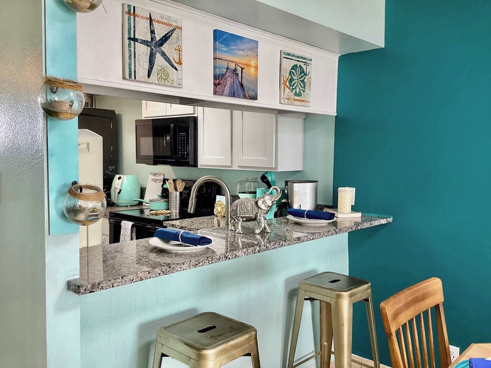Make mealtime memories together in the tranquil dining area​