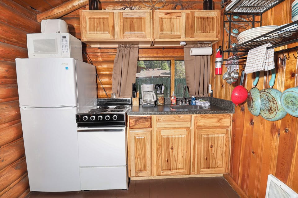 Area w/ Electric Stovetop