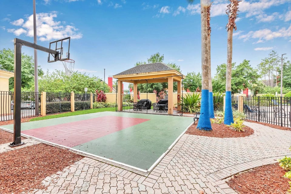 Outdoor sport courts 