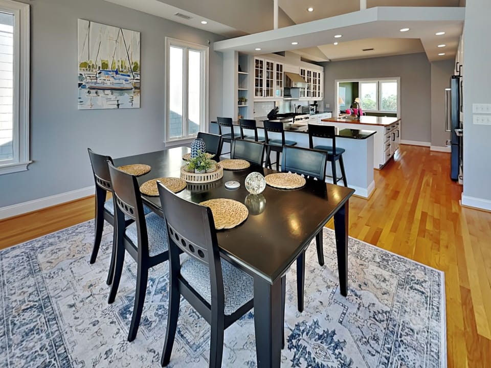 Dining & Kitchen