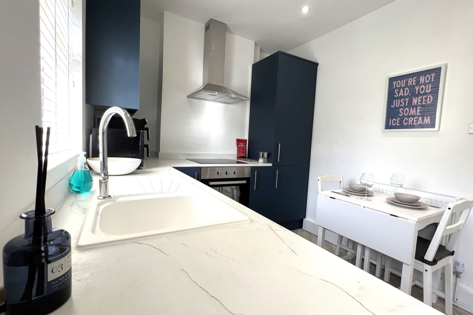 fully equipped kitchen include microwave oven air fryer dishwasher coffee machine and washing machine