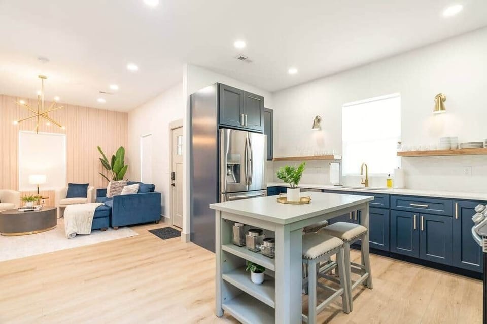 Spacious kitchen with island for 4. 