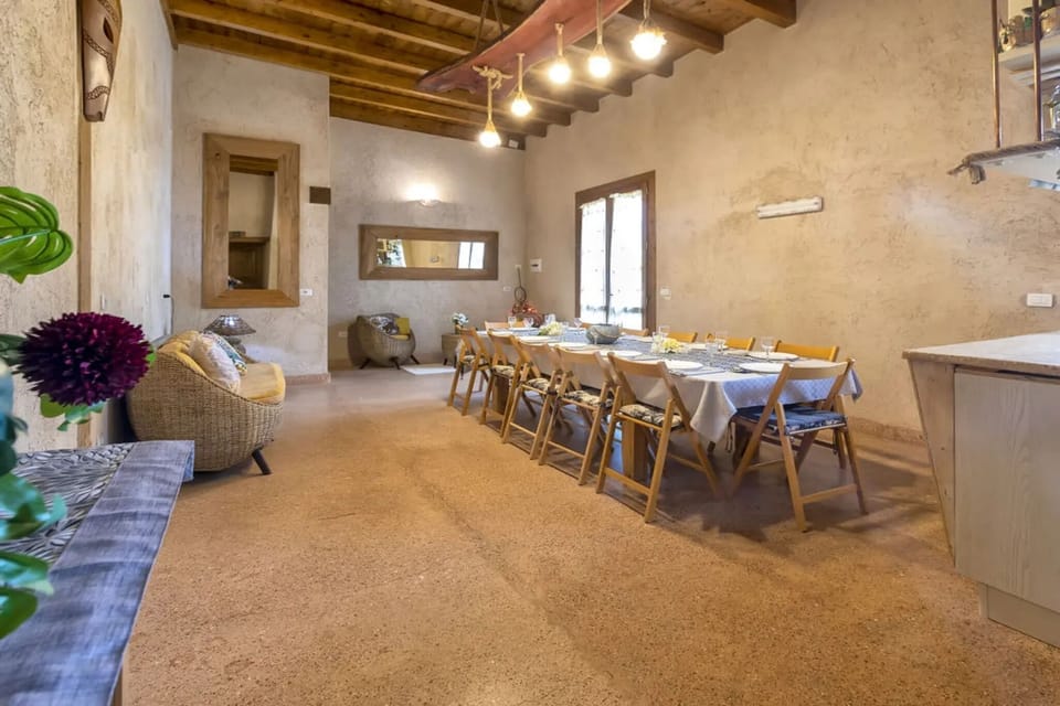 105) Essenthia, Alghero