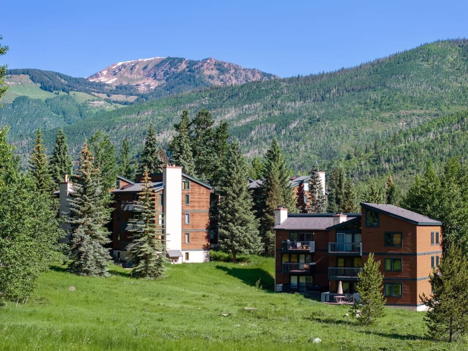 Perfectly positioned among the mountains, offering stunning views in every direction