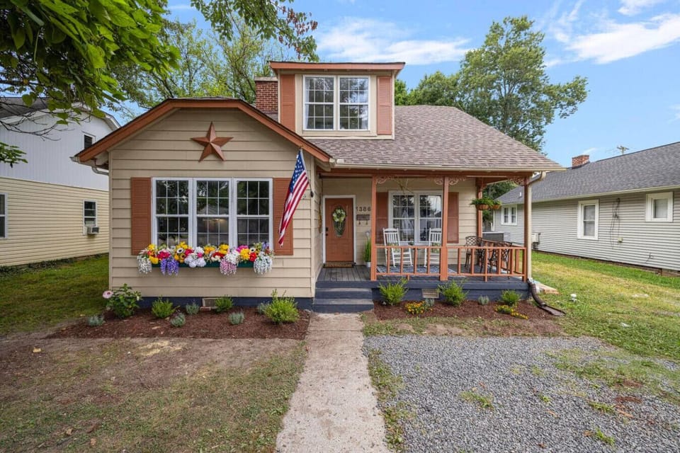 Welcome to your kingsport home away from home! We can`t wait to host you!