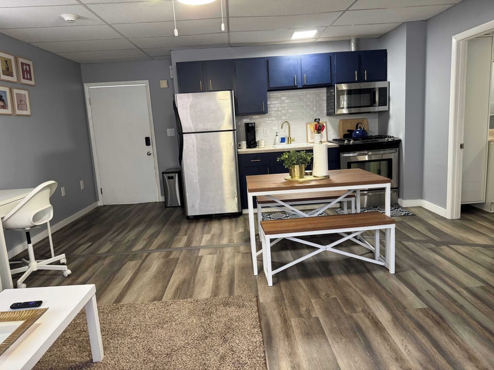 Kitchen/ Dining Room