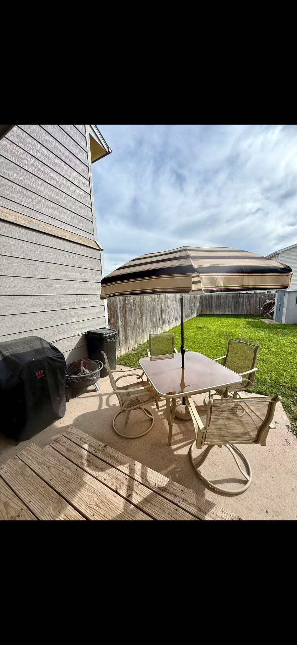 Outdoor dining