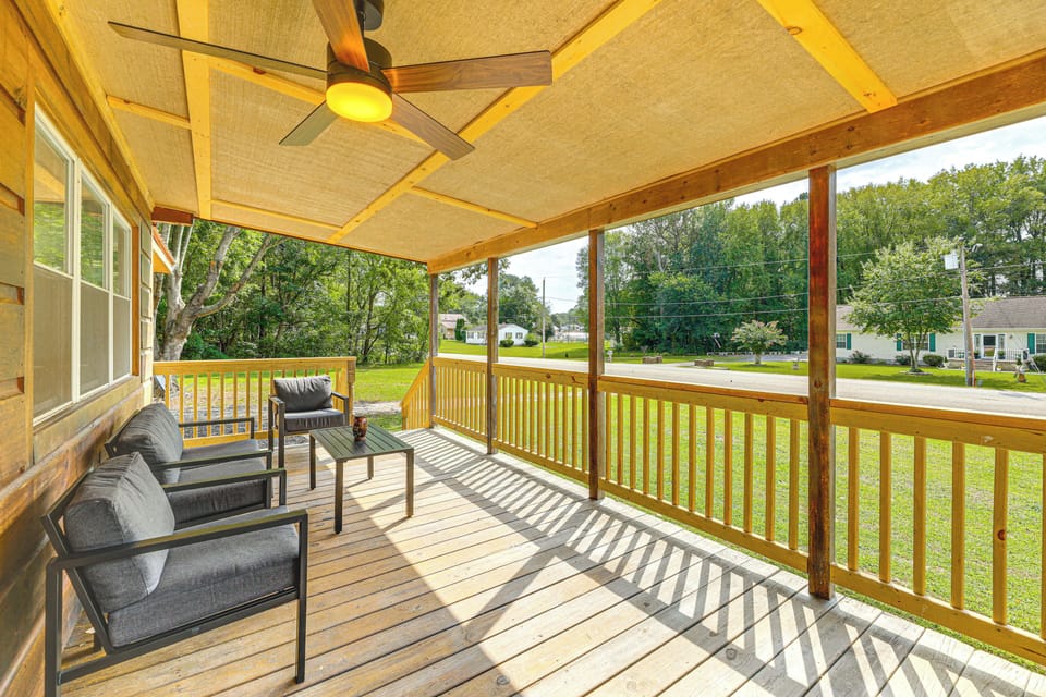 Lincoln Vacation Rental | 3BR | 1BA | 988 Sq Ft | 6 Steps to Access