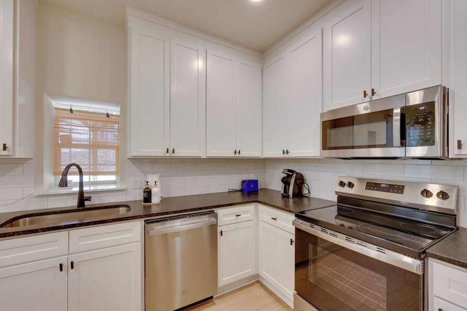 Kitchen | Drip & Keurig Coffee Makers | Dishwasher | Toaster | 1st Floor