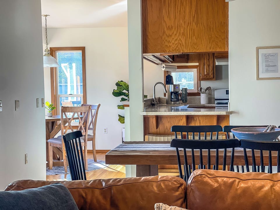 Multiple dining spaces to accommodate large groups