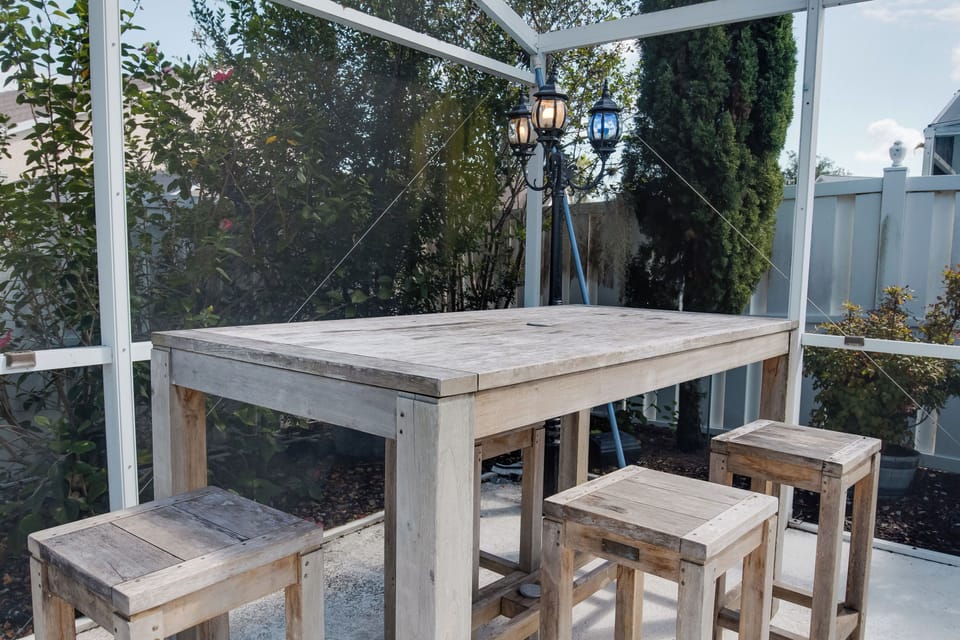 Outdoor dining