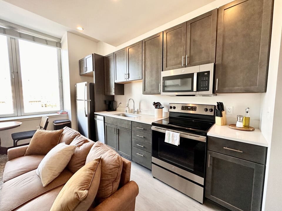 Full kitchen