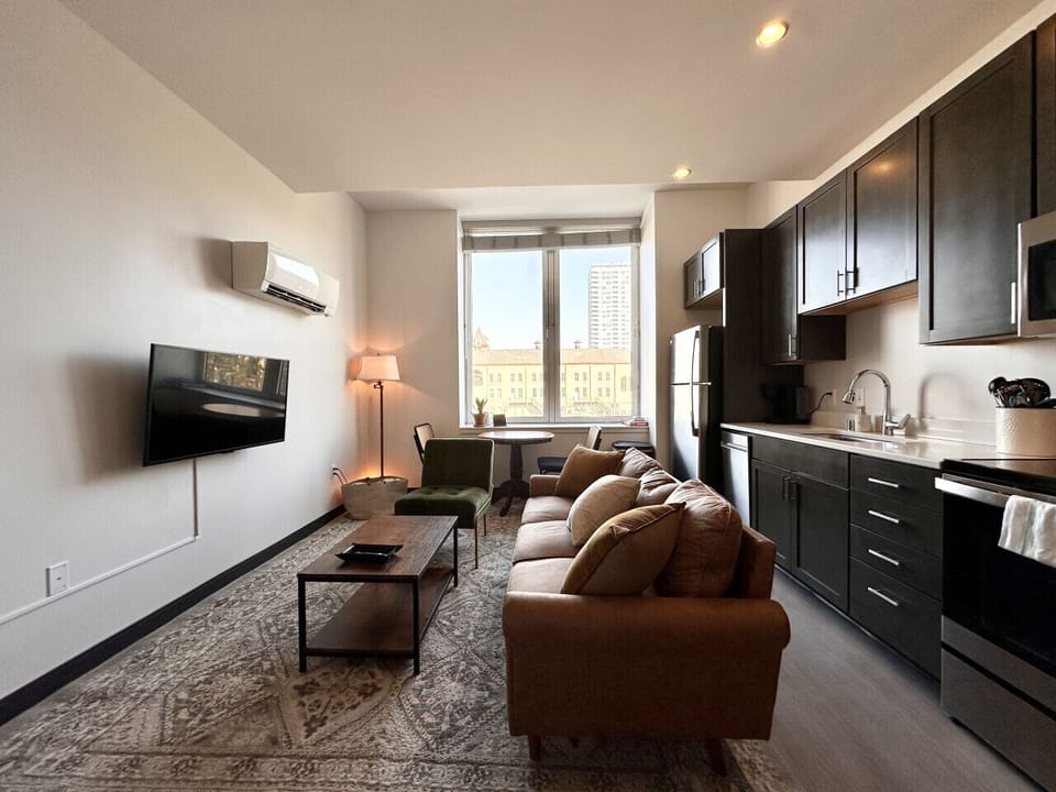 Spacious living room with dining table/workspace