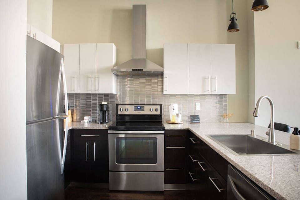 Full kitchen