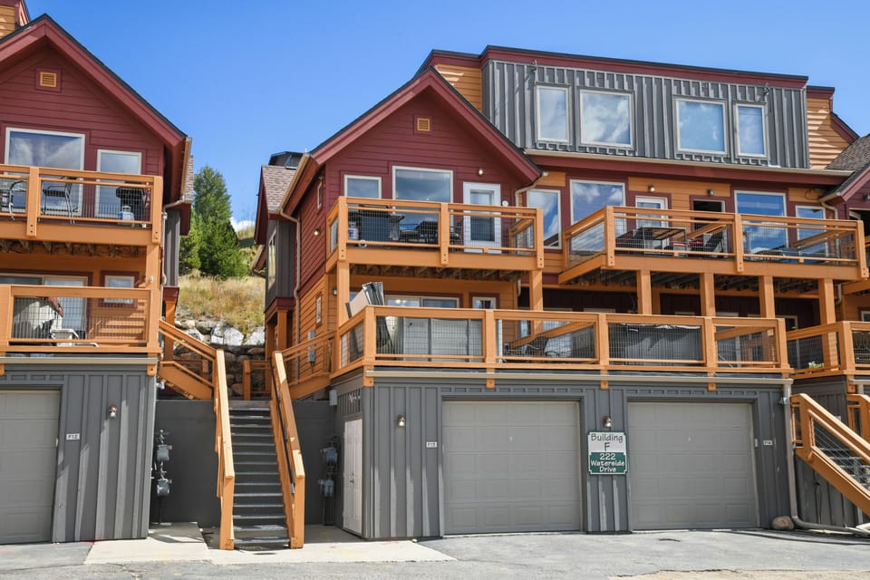 Your Luxury Condo at Waterside West