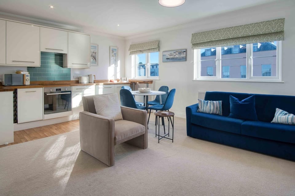 The Nook North Beach - 1 Bedroom Apartment - Tenby (26608)