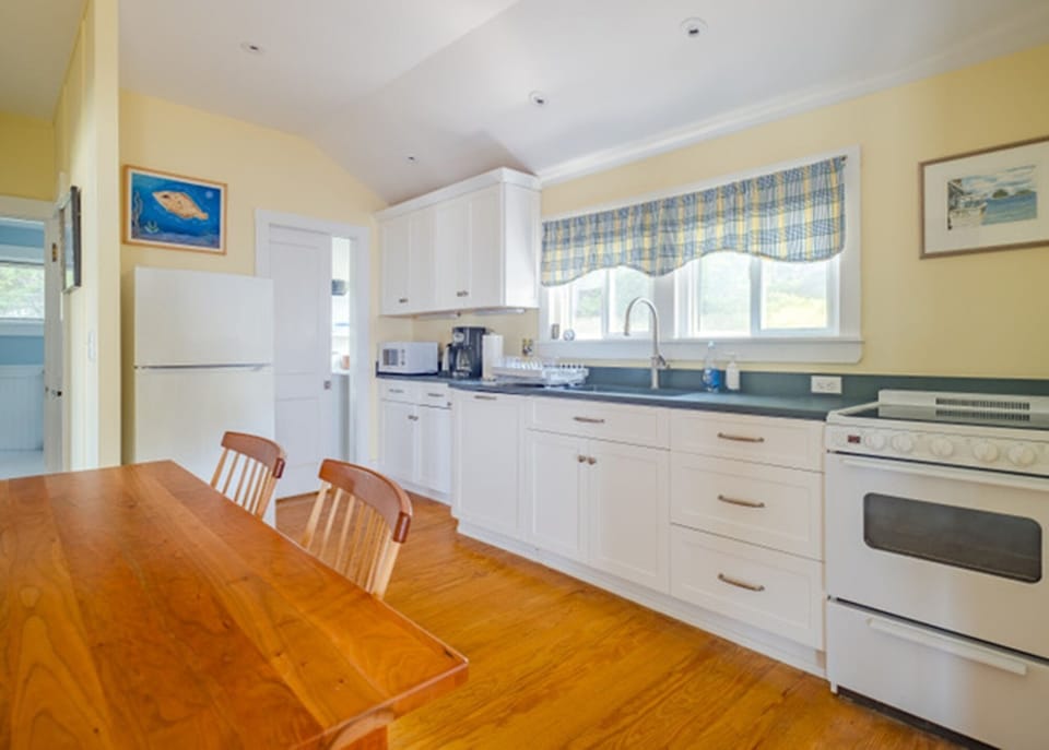 Renovated Fully Equipped Kitchen-