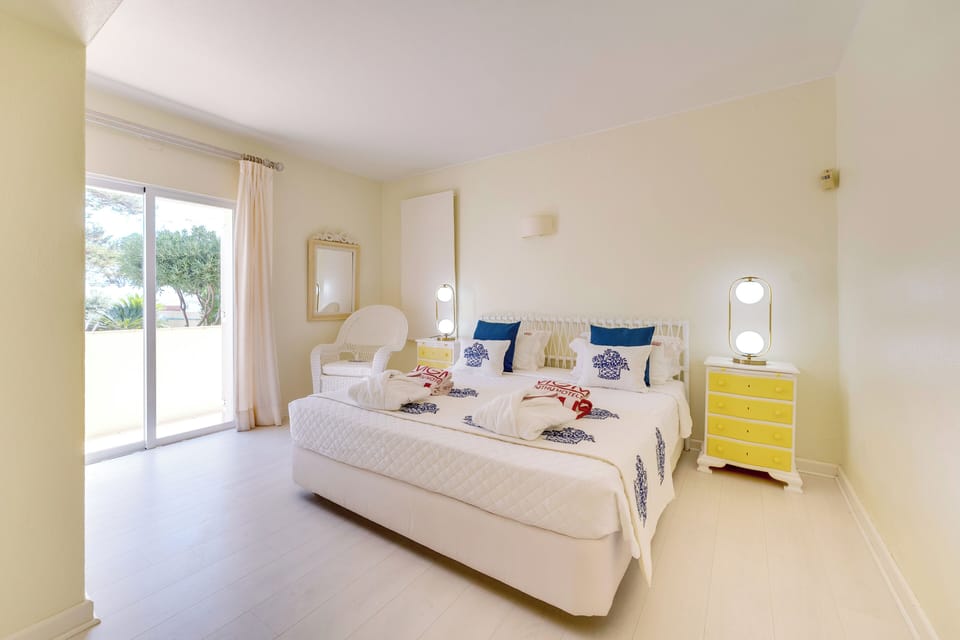 Room 4 with Double bed