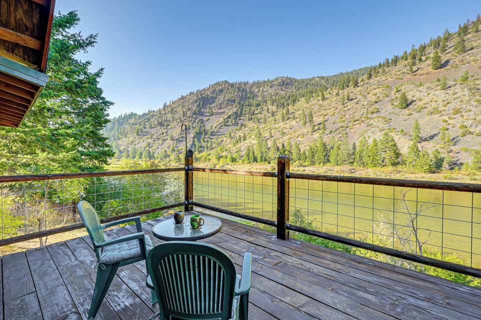 Saint Regis Vacation Rental | 3BR | 2BA | 2,400 Sq Ft | 3 Steps Required