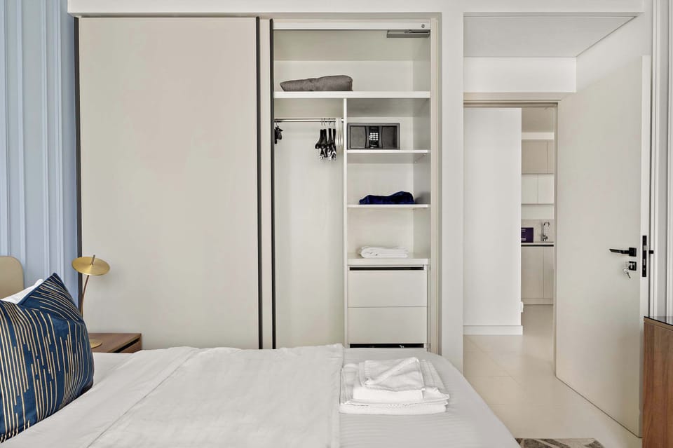Spacious wardrobe area keeping things tidy