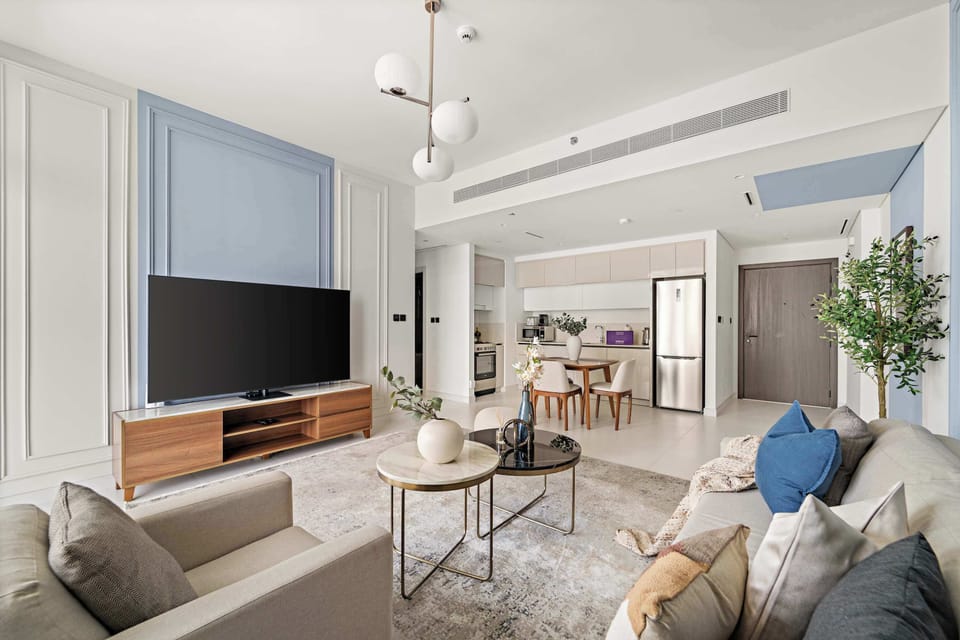 Open living zone blending comfort & style