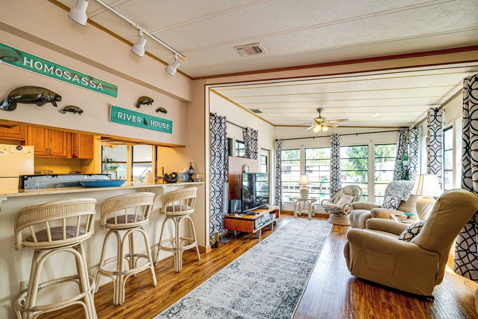 Homosassa Vacation Rental | 2BR | 2BA | Steps Required | 1,008 Sq Ft