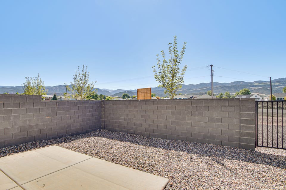 Private Patio/Yard | Mountain Views