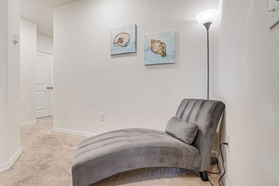 Sitting Area | 2nd Floor