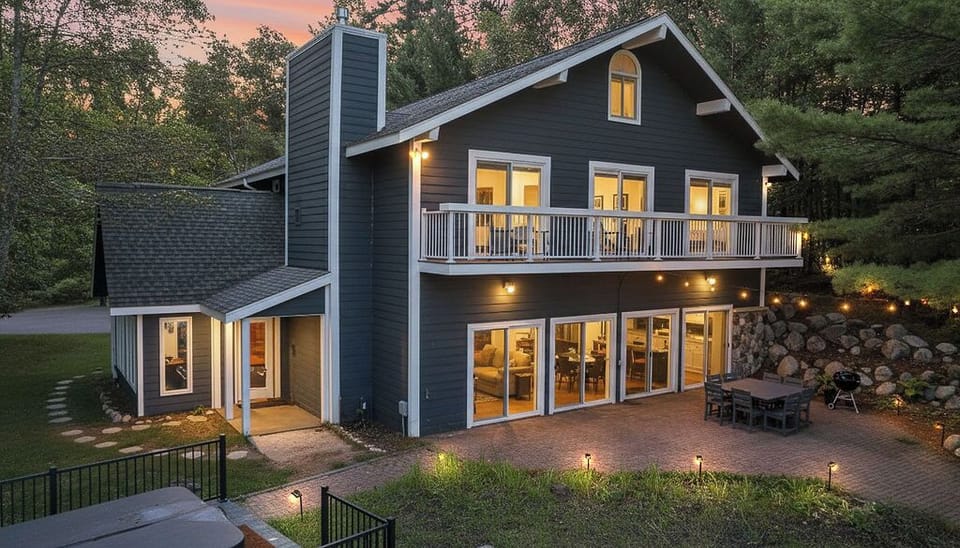 Lake views from almost every room.  Hot tub not available to guests.