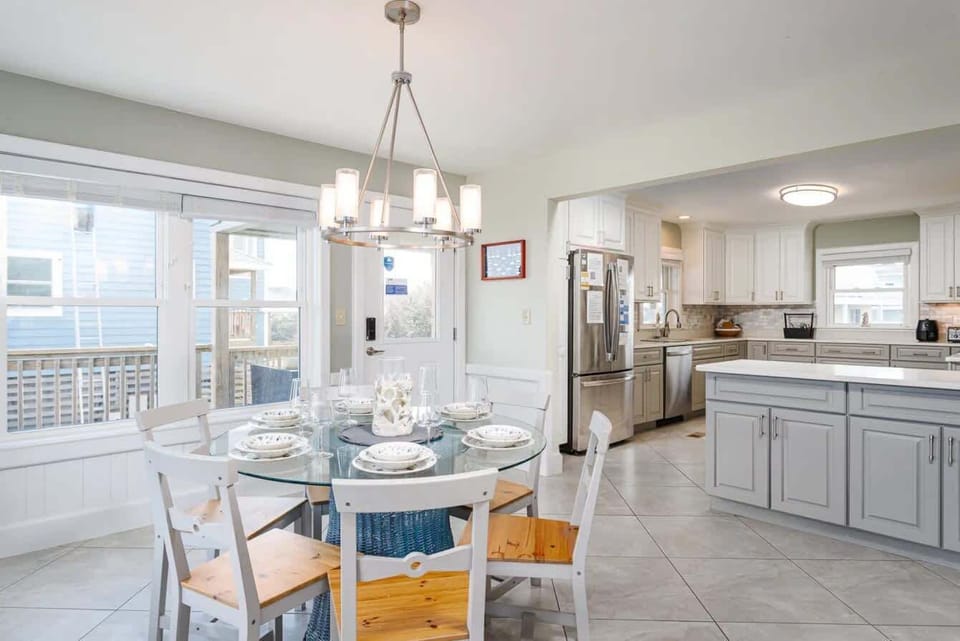 Fully Equipped Kitchen with Seating