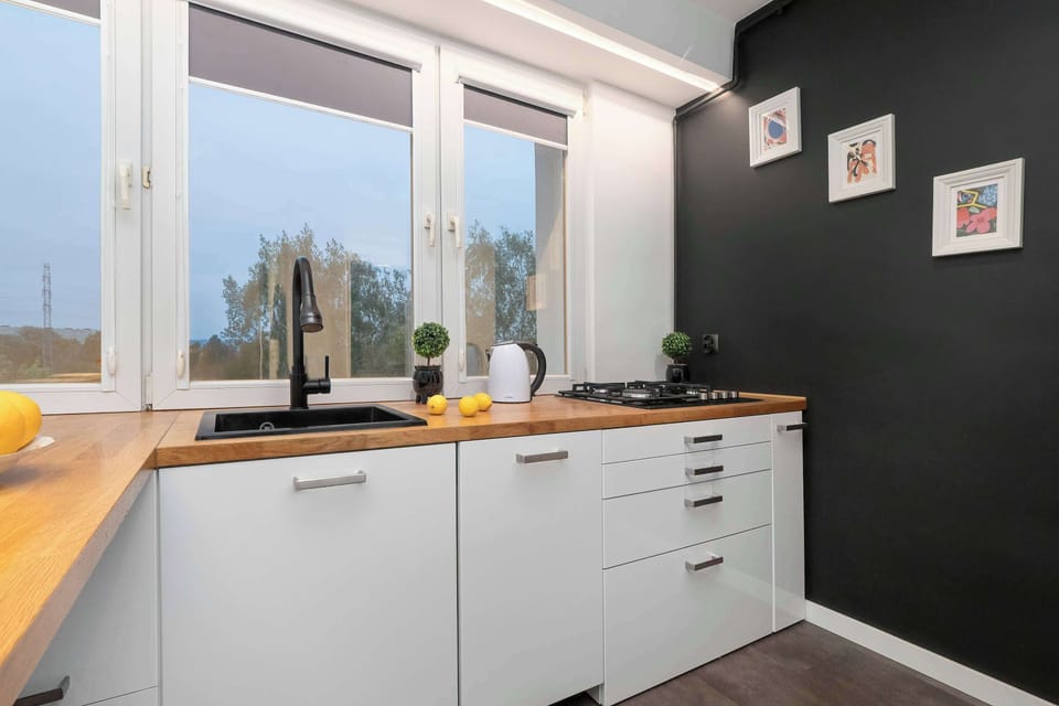 Modern, fully equipped kitchen