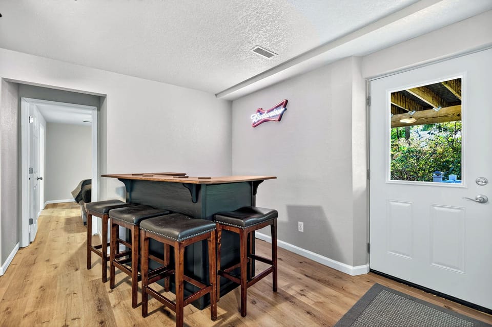 Bar area perfect for entertaining and enjoying good company