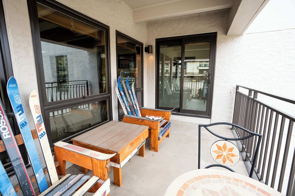【Balcony】Outdoor seating — morning coffee with mountain air
