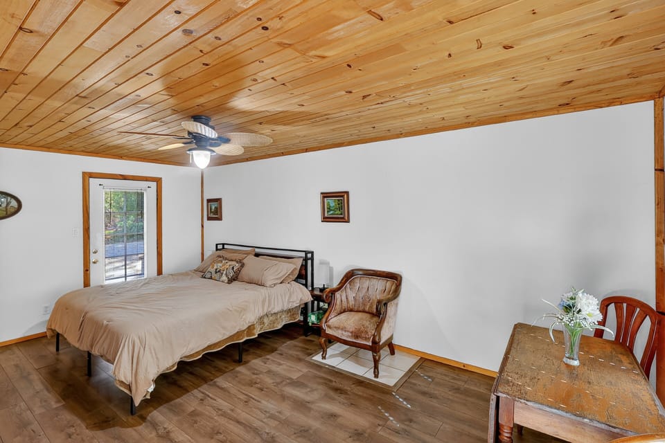 Indoors, Hardwood, Floor, Flooring, Bed