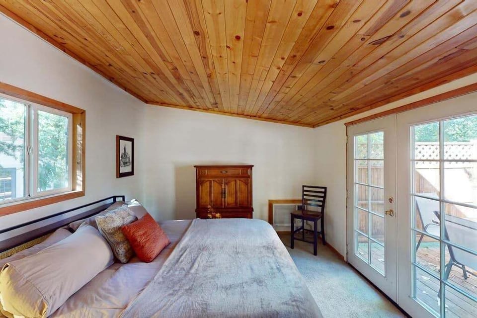 Indoors, Hardwood, Stained Wood, Bed, Furniture
