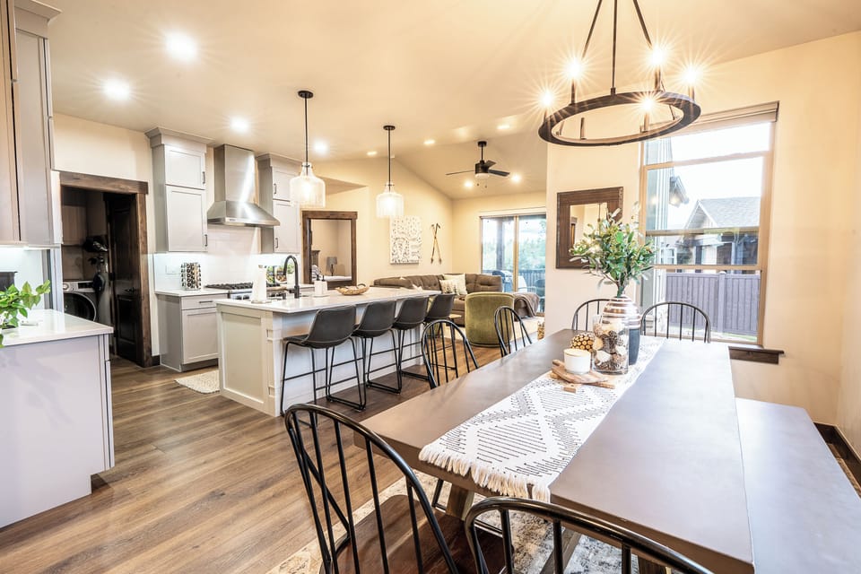 dinning and kitchen bar