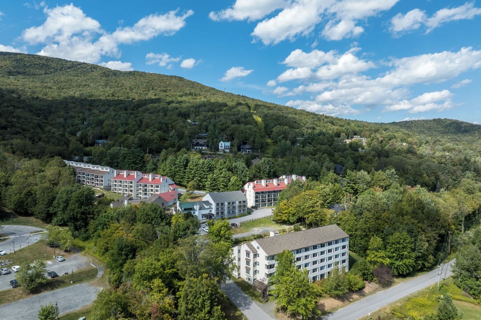 Studio unit just steps from slopes and lifts at Sugarbush's Lincoln Peak