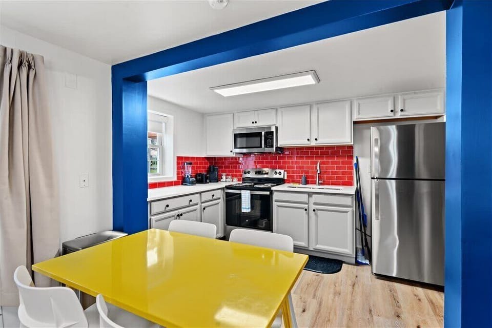 Kitchen & dining