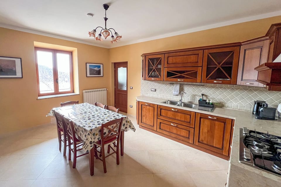 Full Kitchen