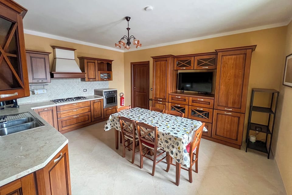 Full Kitchen