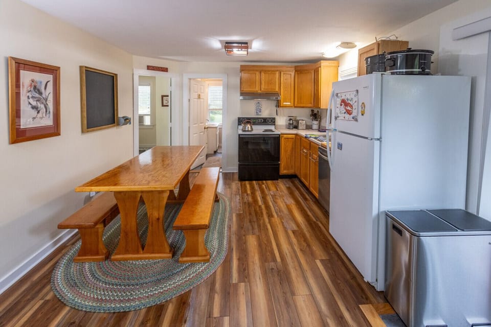 Full kitchen with guest amenities