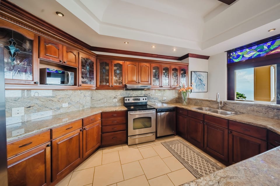 Kitchen ready for breakfasts, snacks, and family cooking
